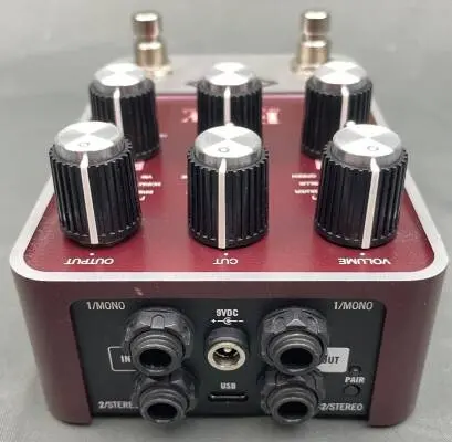 Universal Audio - UAFX Ruby '63 Top Boost Amplifier Pedal 2
